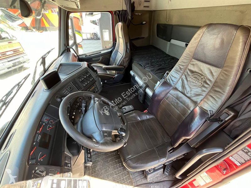 Camion Volvo 700 8x4*4 HIAB XR 24 ton / L=5800 mm