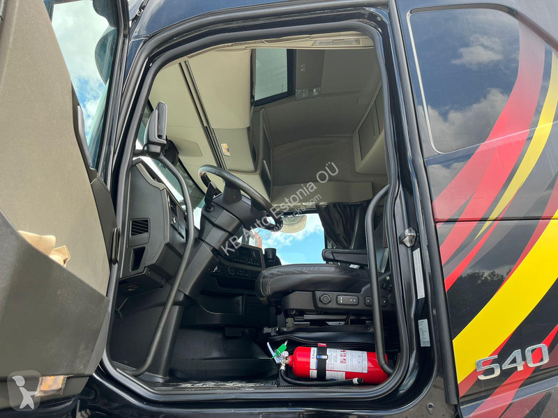 Kamion Volvo 6x4 TANDEM AXLE LIFT