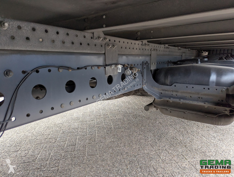 Kamion Mercedes 1321 4x2 Sleeping Cab Euro6A -...