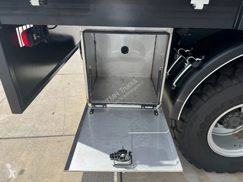 Kamion Mercedes 1725 4x4 Flatbed with Hyva...