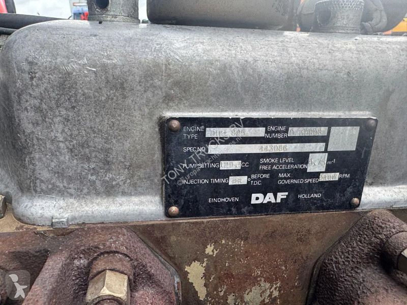 Kamion DAF 4X2 Platform + Crane Spring/Spring...