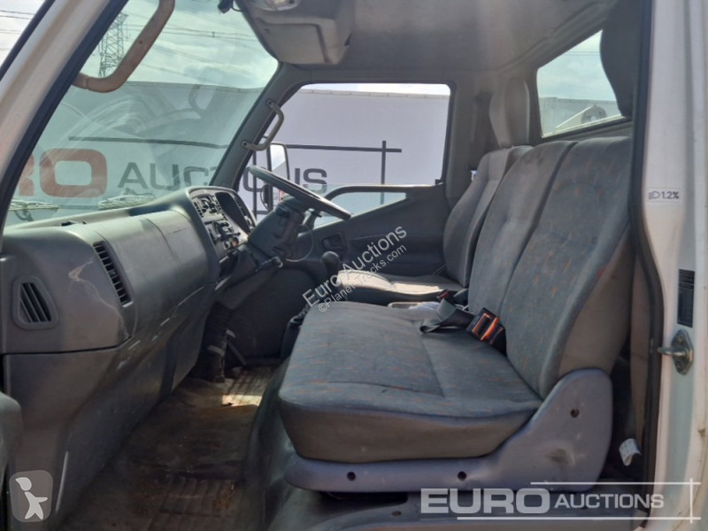 Camion Mitsubishi 75