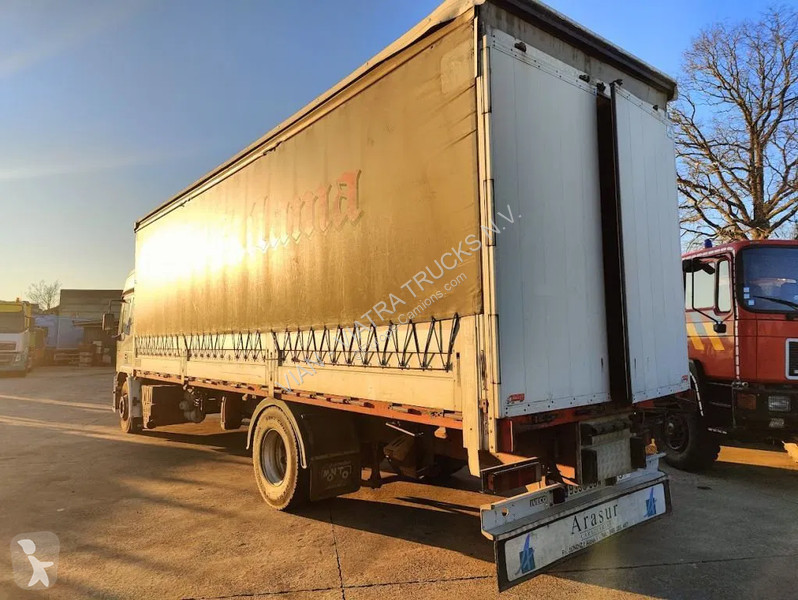 Camion Iveco 190 E 31 P 4X2 Semi-Tautliner
