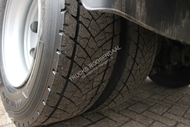 Kamion Iveco 120E21 + euro 6 + lift +...