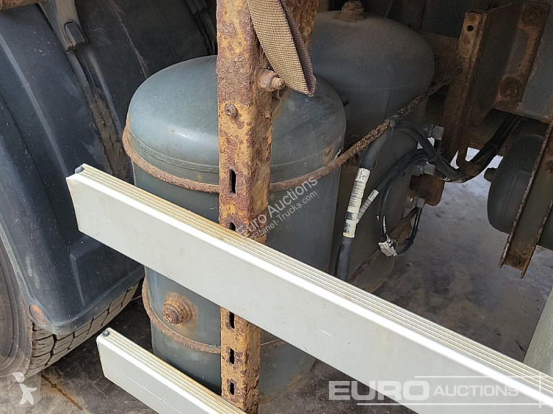 Vrachtwagen  CF75.310