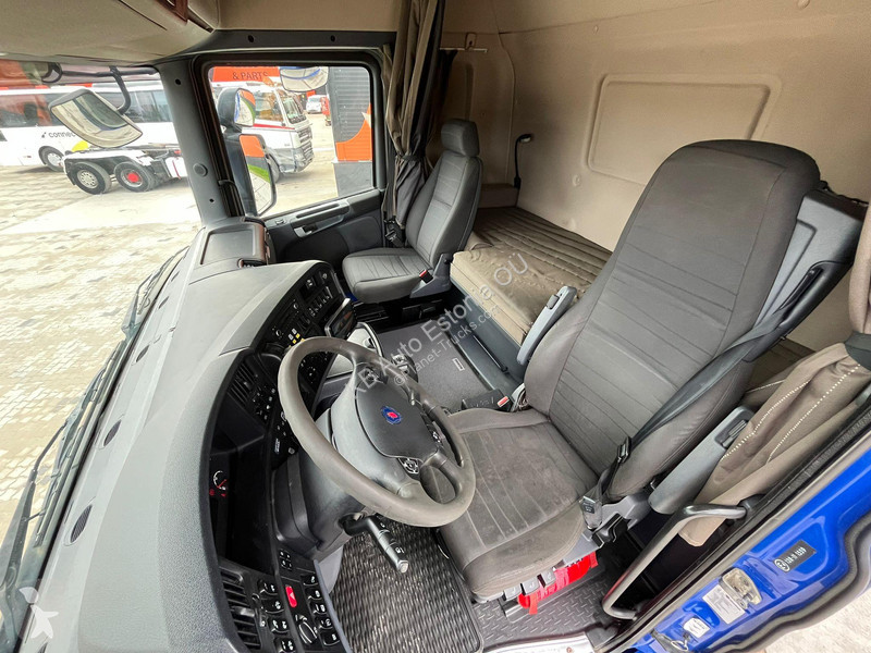 Kamion Scania R 560 8x4*4 BOX =6180 mm