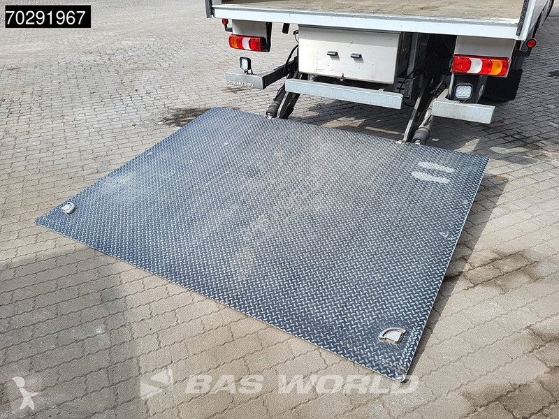 Kamion Mercedes 1221 4X2 1500kg Ladebordwand...