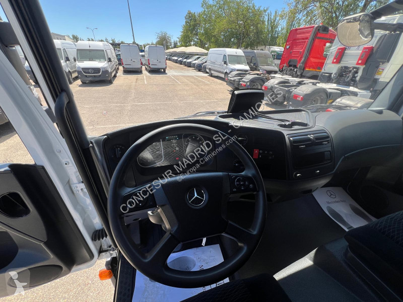 Kamion Mercedes  821 L