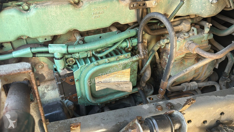 Camion Volvo - 320 (POMPE MANUELLE / BIG HUB /...