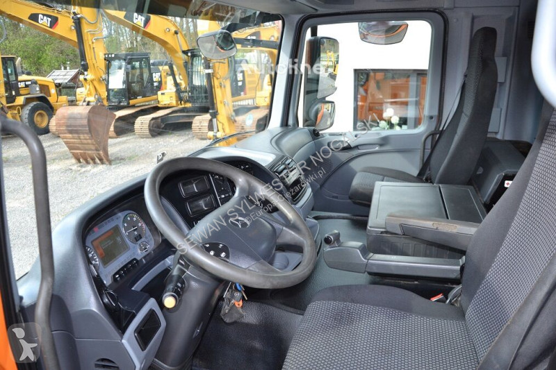 Teherautó Mercedes ACTROS 3241