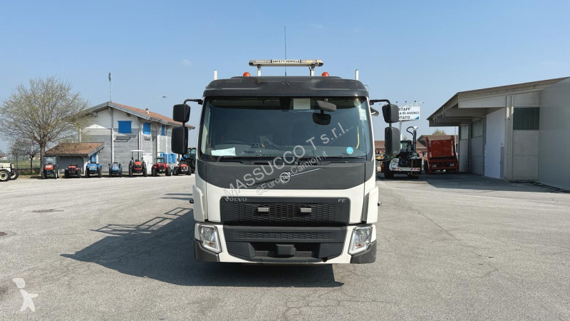 شاحنة Volvo FE 250 4X2