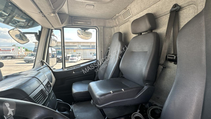 شاحنة Iveco 330 6X2
