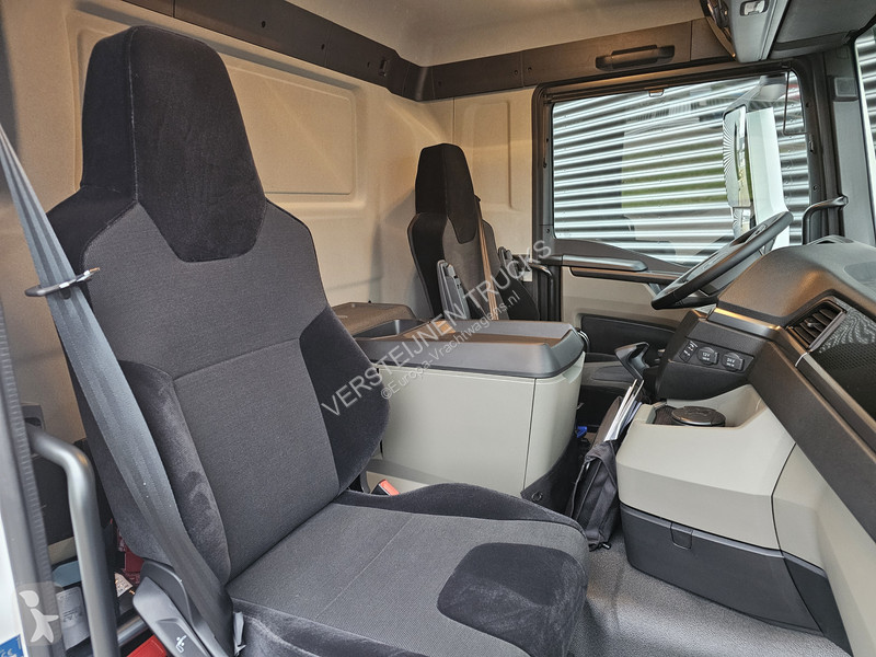Грузовик MAN 35.470 8x4 / HMF 2243 Z KRAAN +...