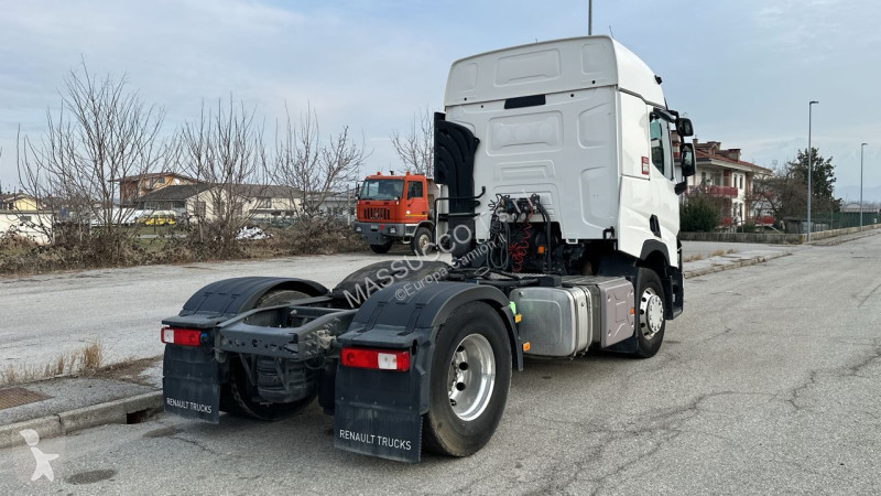 شاحنة Renault T460 4x2