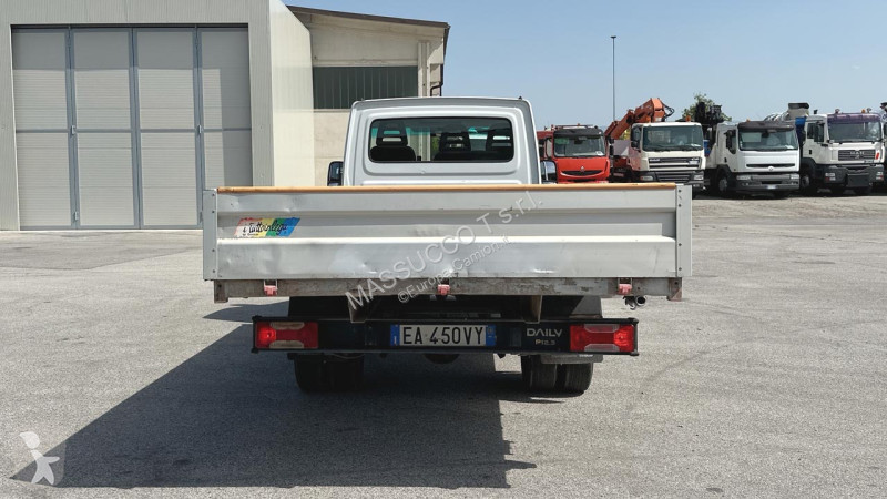 شاحنة Iveco DAILY 35C13 4x2
