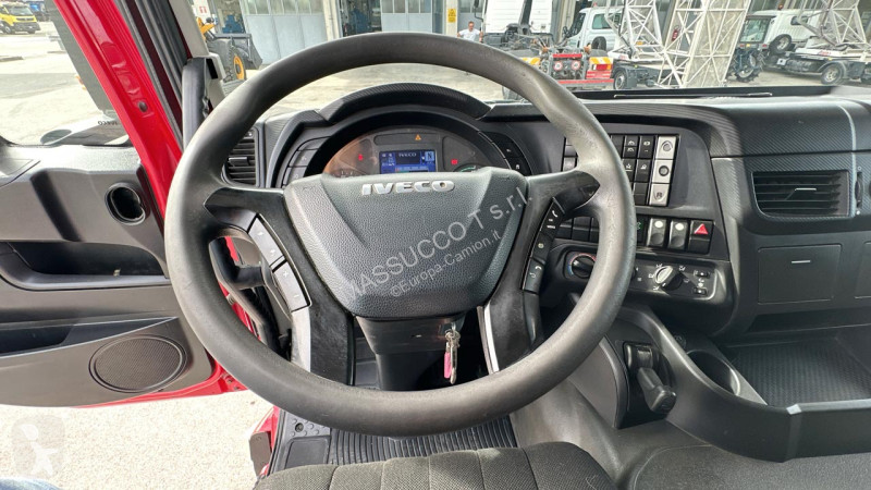 شاحنة Iveco 460 4X2