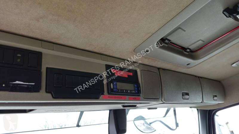 شاحنة Volvo 380  (LOCATION / RENT)