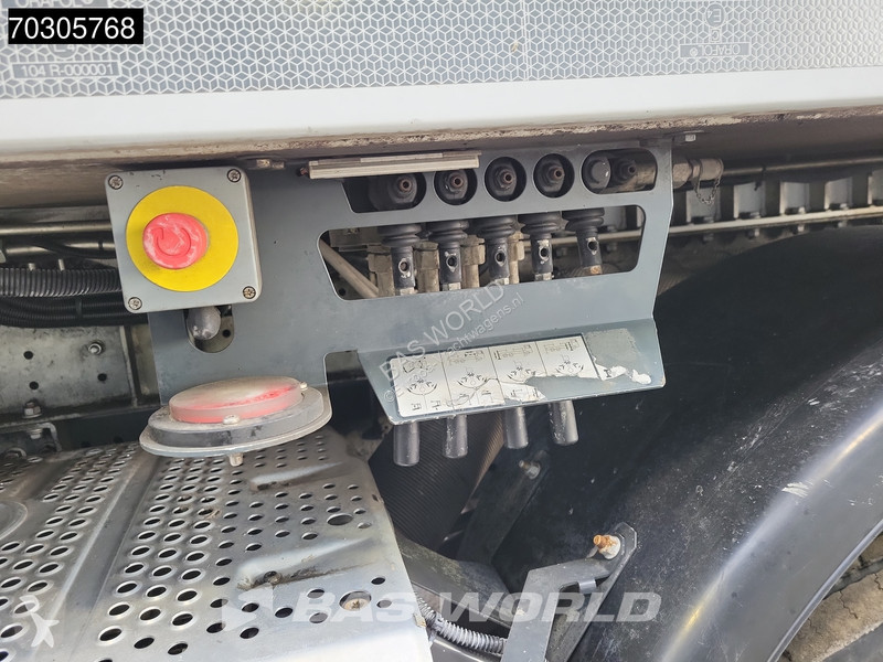 شاحنة Mercedes 3240 8X4 38mtr Putzmeister BSF...