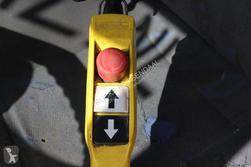 شاحنة Nissan 45.13 + EURO 4 + C patent + tipper...