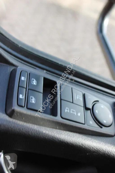 شاحنة MAN 8.220 + MANUAL + EURO 6 + LIFT