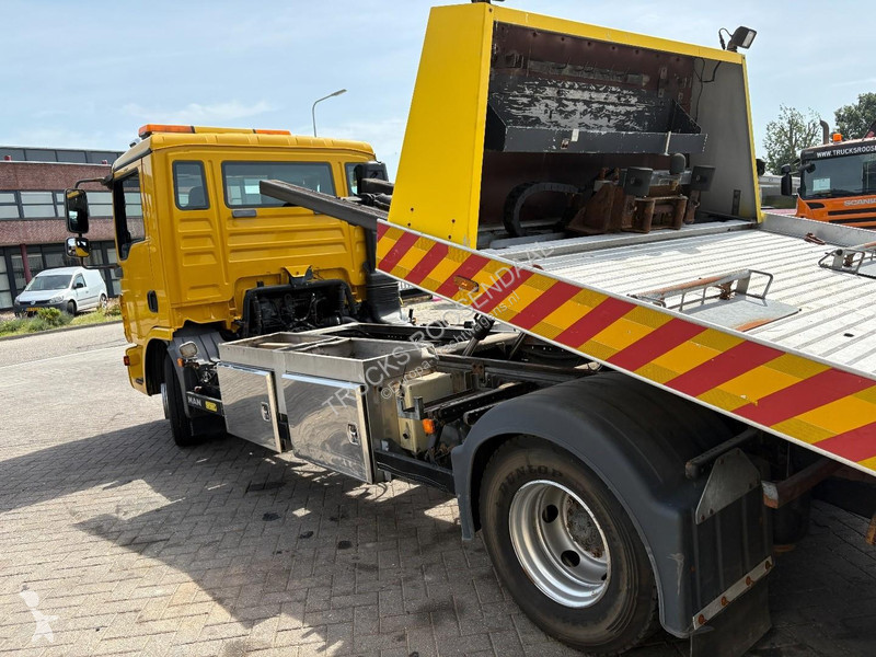 شاحنة MAN 12.220 + MANUAL + EURO 5 + WINCH +...