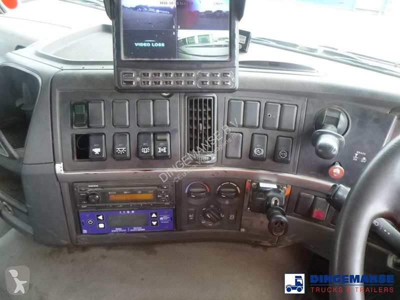شاحنة Volvo 8x4 RHD steel tipper 16.6 m3