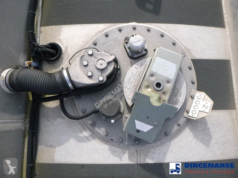 شاحنة MAN 26.340 6X2 RHD fuel tank 21 m3 / 5 comp