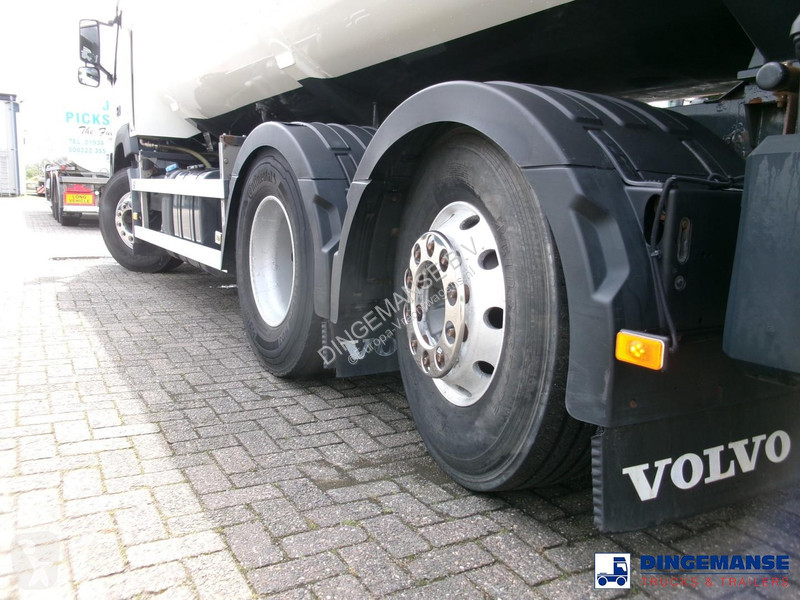 شاحنة Volvo 380 6X2 fuel tank 20.6 m3 / 4 comp