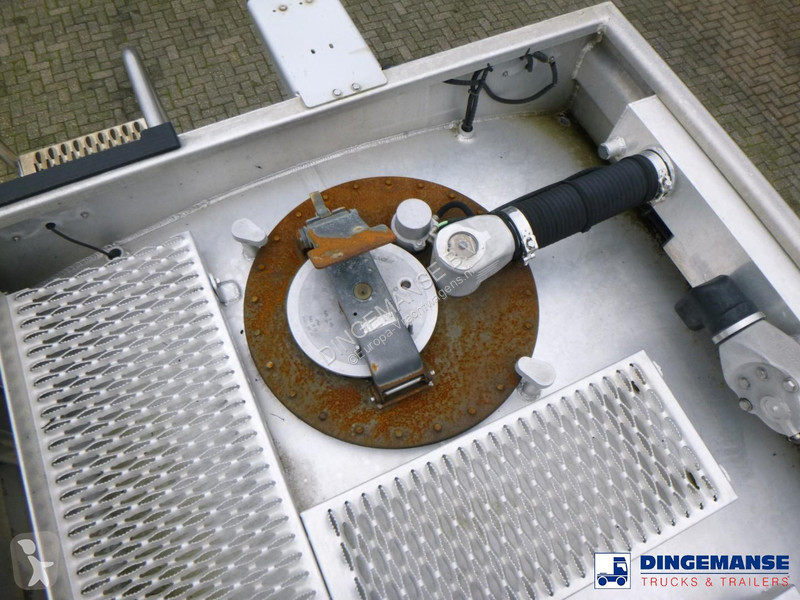 شاحنة DAF 400 6x2 fuel tank 19.5 m3 / 5 comp