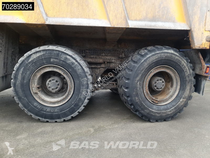 شاحنة Volvo 520  8X4 32m3 AJK Pusher Big-Axle...