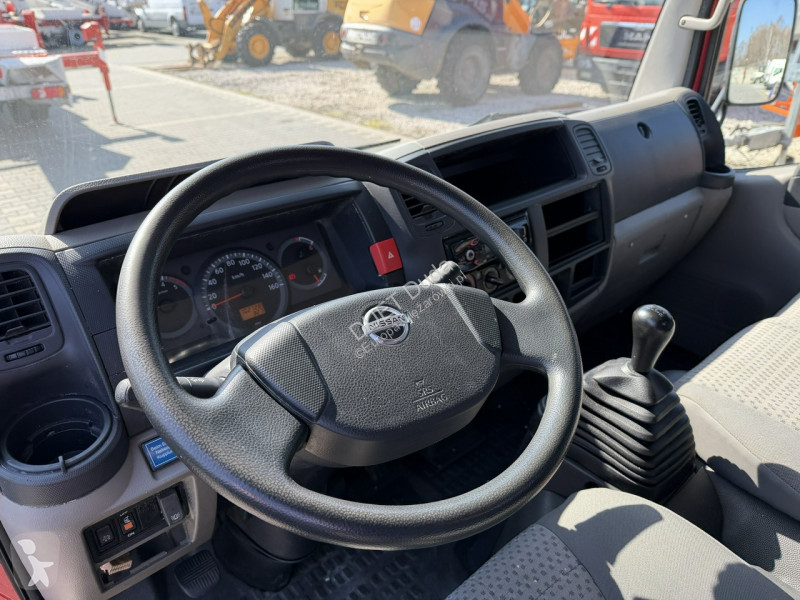 شاحنة Nissan Zwyżka Podnośnik Koszowy PALFINGER...