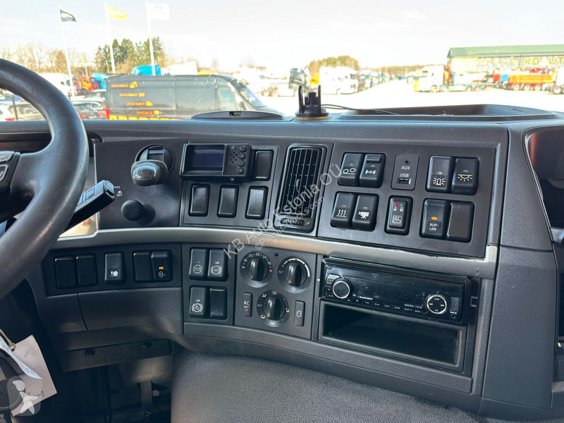 شاحنة Volvo 6x2*4 PK 18002 / PALFINGER 17 ton /...