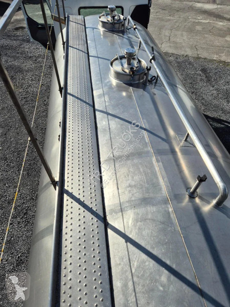 شاحنة Renault 420 - 11000L INSULATED INOX TANK...
