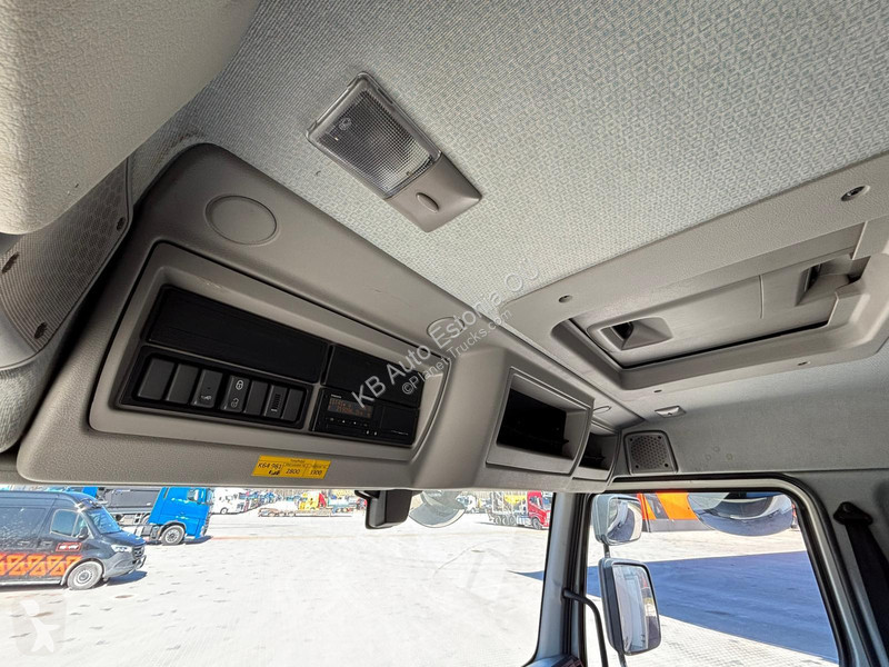 شاحنة Volvo 210 4x2 BOX L=7558 mm