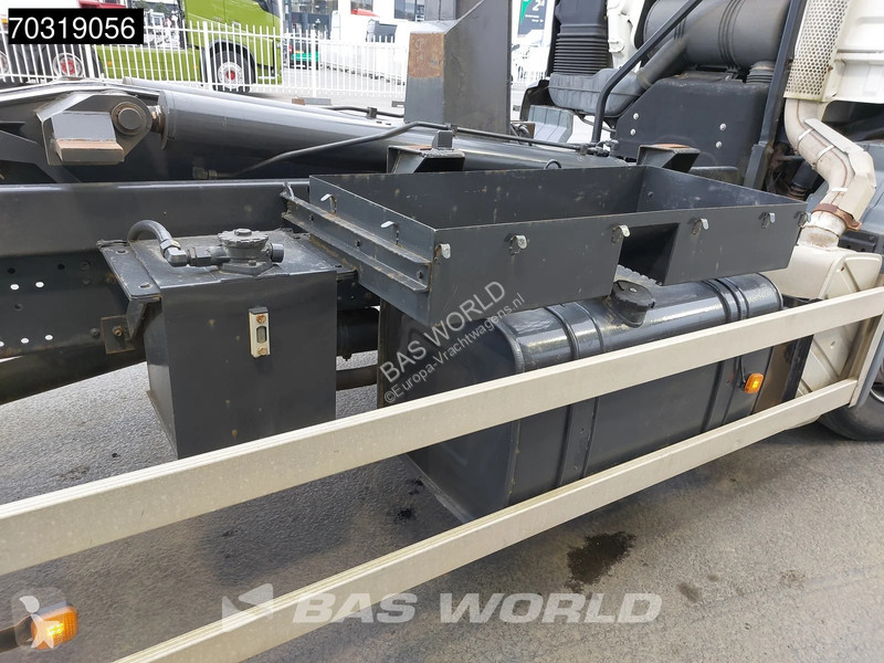شاحنة MAN 18.310 4X2 14 tons hooklift...