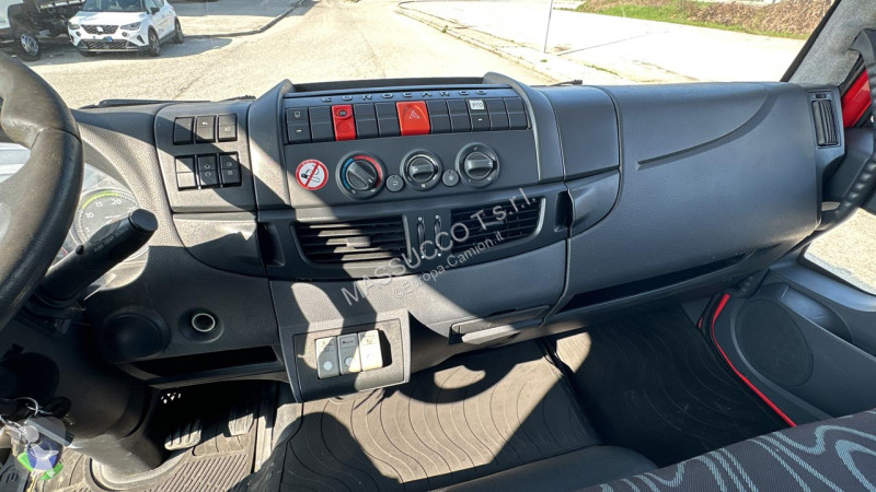 Грузовик Iveco EUROCARGO 90E18 4X2