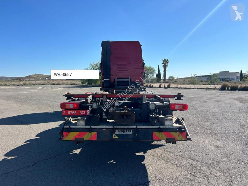 شاحنة Volvo 500 6X2 Elevador 2000kgs
