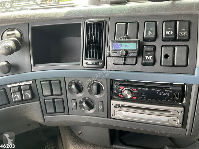شاحنة Volvo 390 8x4 kolkenzuiger
