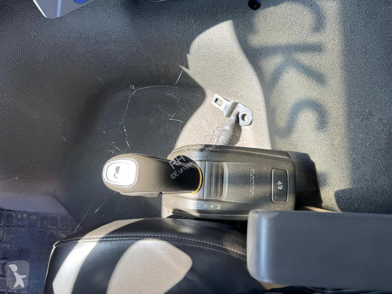 شاحنة Volvo 460 8X2 EURO 6 + INOX TANK