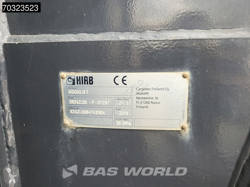 Camion Mercedes 3253 8X4 HIAB XR24ZL59...
