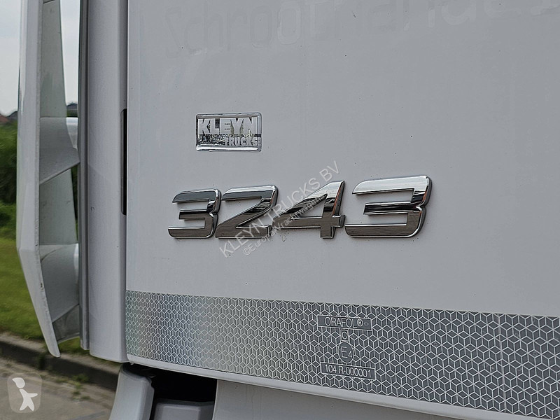 شاحنة Mercedes ARCOS 3243
