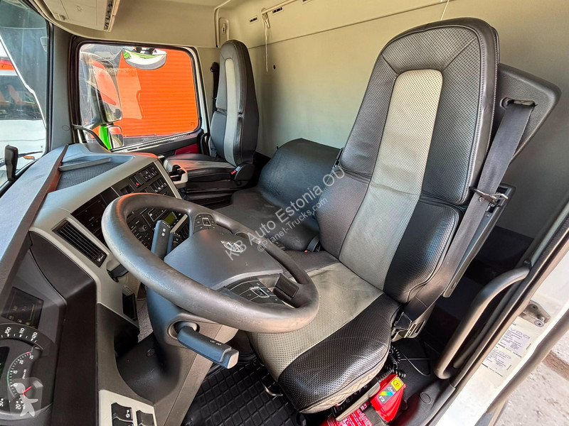 Camion Volvo 450 6x2*4 THERMOKING T-800R / BOX...