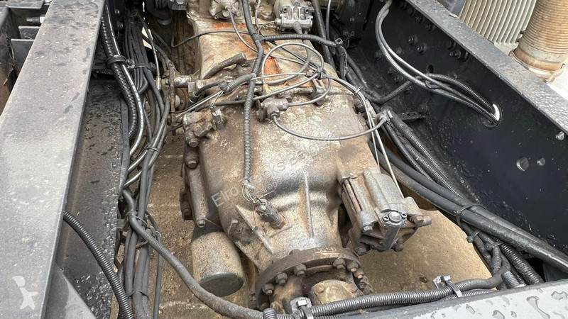 شاحنة Volvo 12420 (LAMES / STEEL SUSP. / BOITE...