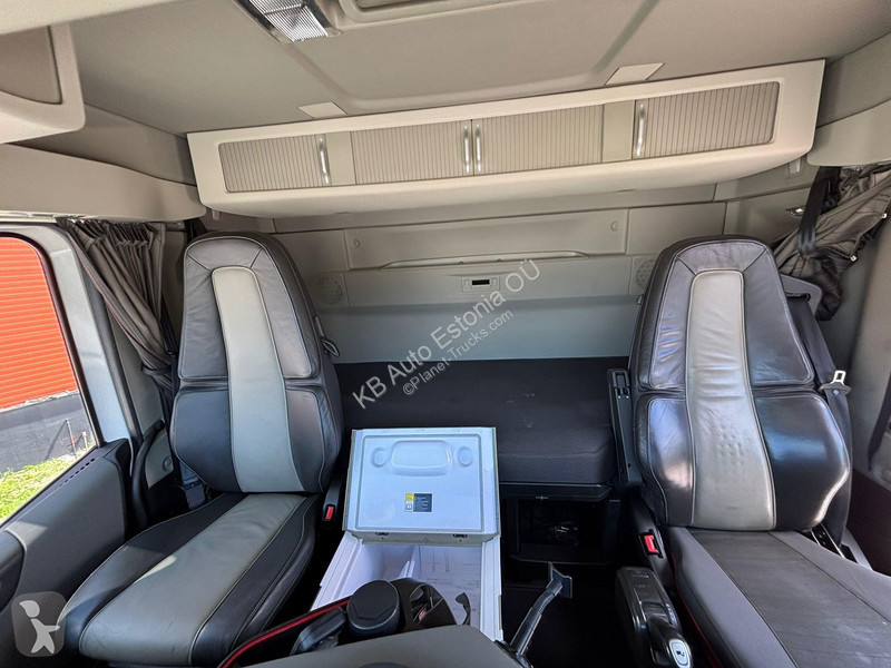 شاحنة Volvo 540 6x2*4 HIAB XR 21 ton / L=5650...