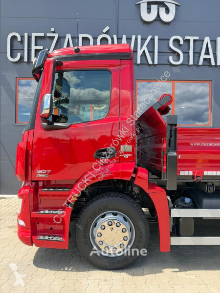 شاحنة Mercedes 1827