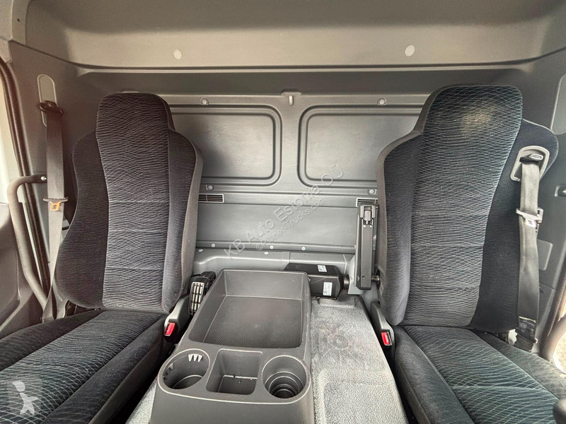 Mercedes 916 4x2 BOX L=6613 mm truck