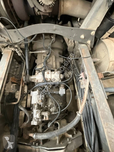 شاحنة Volvo 520 8X4