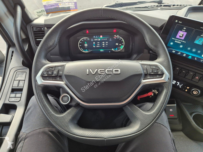 شاحنة Iveco AD190S40/FP Lamberet Mitsubishi LBW...