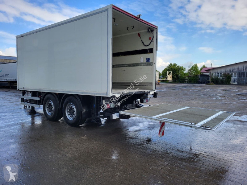 Camion Mercedes 2543 L 9,60 Koffer...