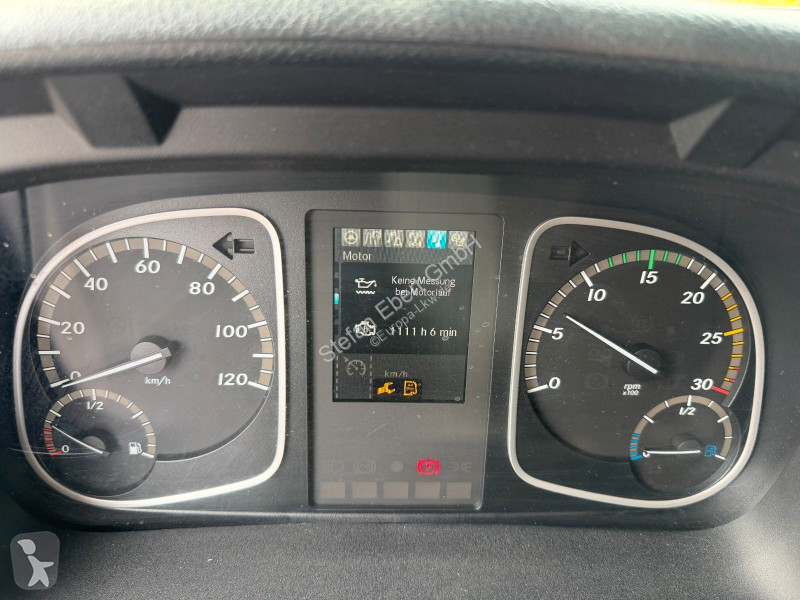 شاحنة Mercedes 923 L 3 Sitze Standh. Ausbau